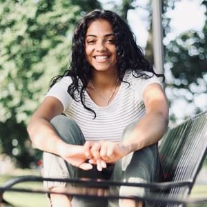 Meet your Posher, Genisa